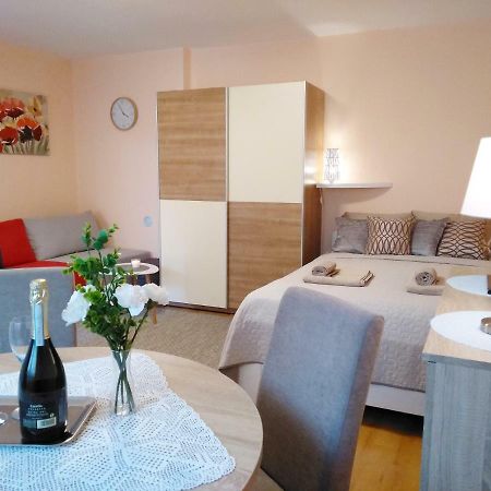 Sunray Studio Apartment Zagreb Bagian luar foto